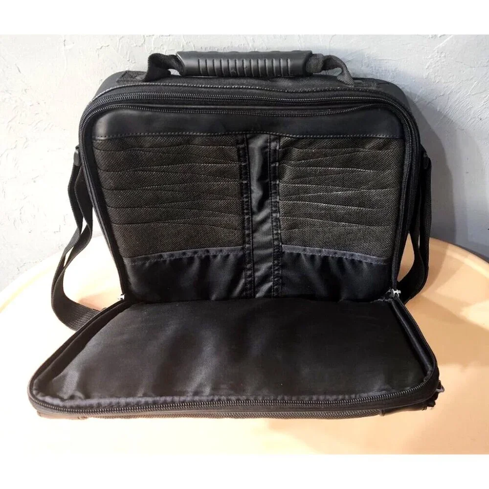 Init Portable DVD Player Black Bag with CD Pockets& Storage 11'' in‎